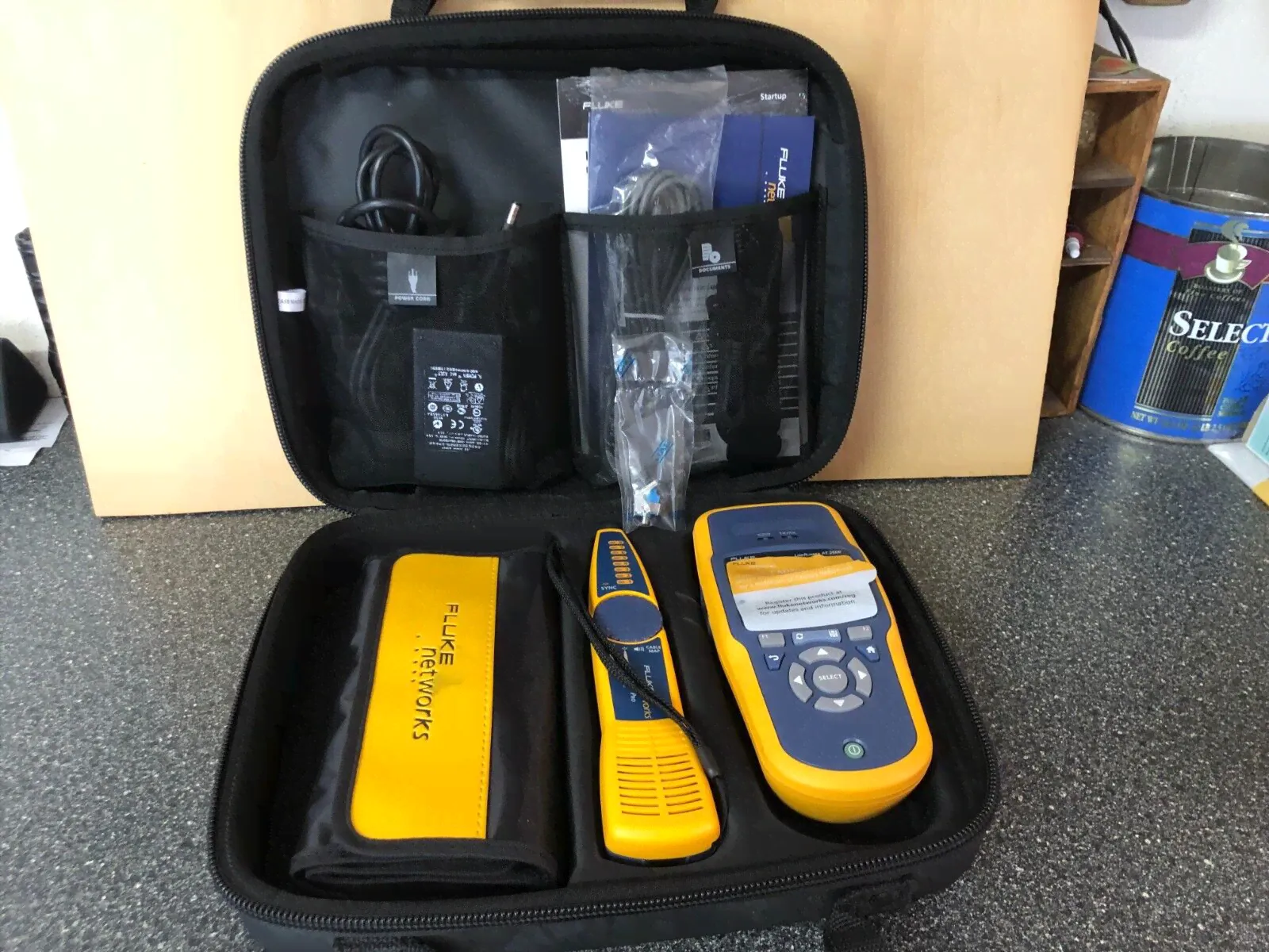 NEW fluke networks Linkrunner AT2000 IntelliTone Pro200 Wiremapper Kit NetAlly